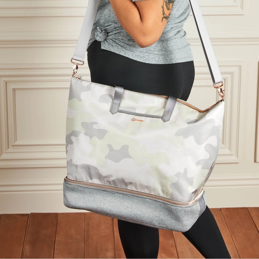 Stella & Dot Camo Crush it Duffle